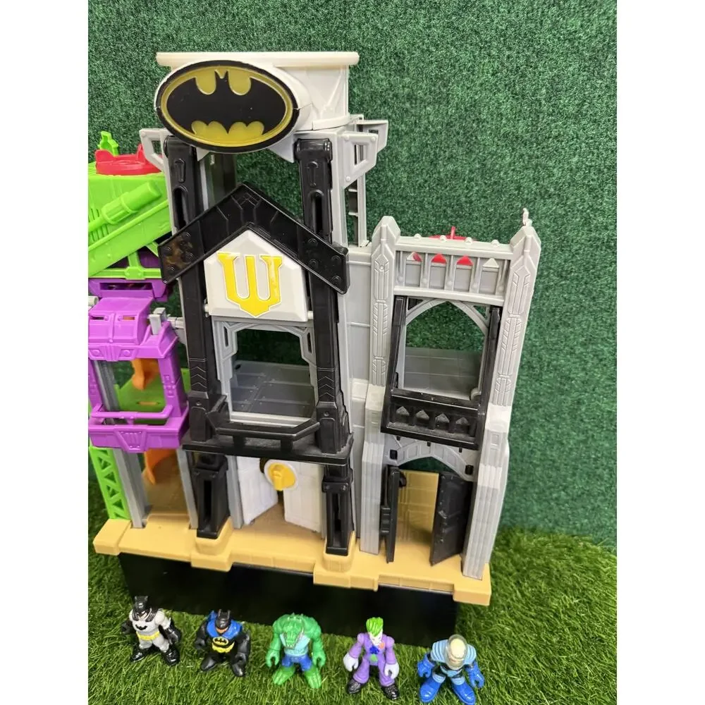 Fisher-Price Imaginext DC Super Friends Batman Gotham City Playset 5 Figures